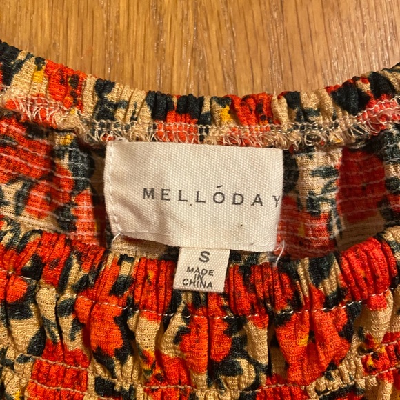 Selling a cute tank top! - Picture 2 of 3